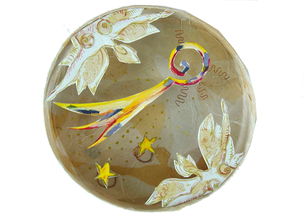 Boîte Ronde, papier de soie, fil de fer, carton plume, support bois.